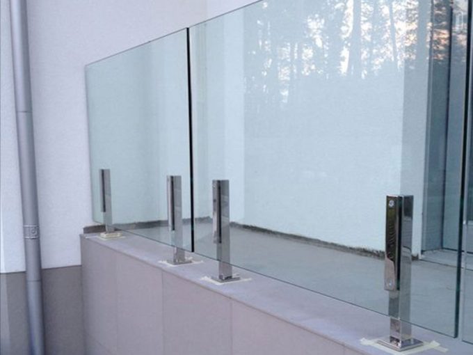 Guarda-corpo-com-Torre-de-Inox-1